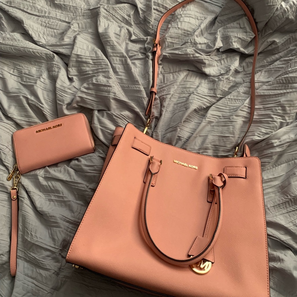 Large Michael Kors tote with wallet